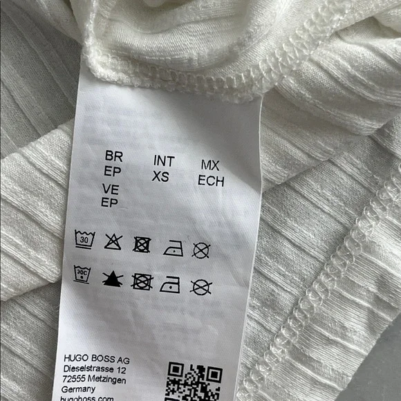 Hugo Boss Cream Ribbed Mock Neck - Picture 6 of 7